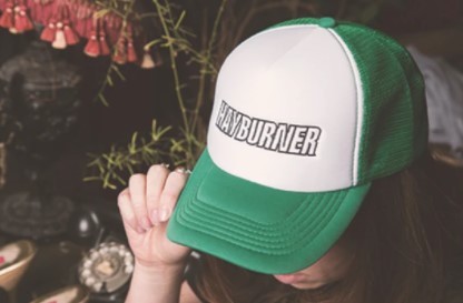 Hayburner Trucker Cap grün/weiß mit schwarzem Logo
